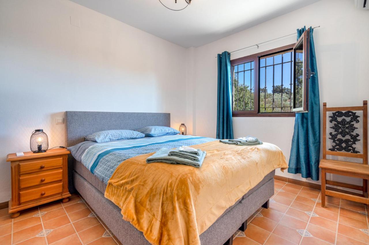 Hacienda La Buena Vida B&B En Appartementen Casita La Bruja Algarinejo ภายนอก รูปภาพ