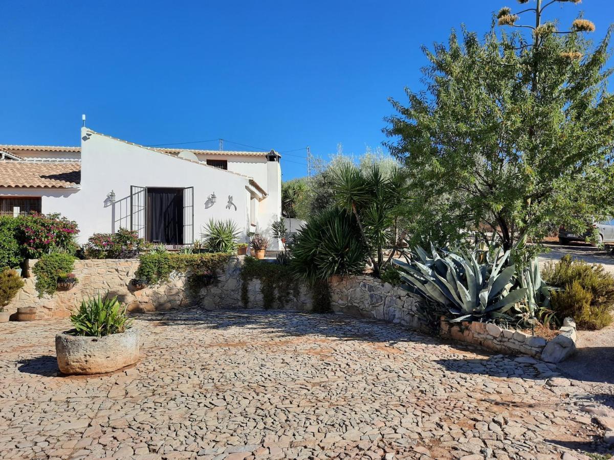 Hacienda La Buena Vida B&B En Appartementen Casita La Bruja Algarinejo ภายนอก รูปภาพ